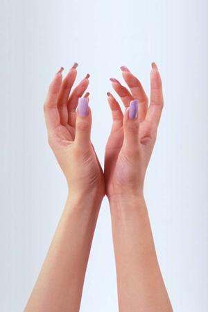 顔の歪みがあると思ったら矯正を